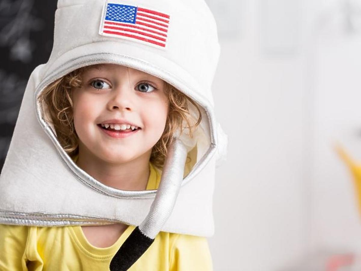 Chłopiec marzy o zostaniu astronautą