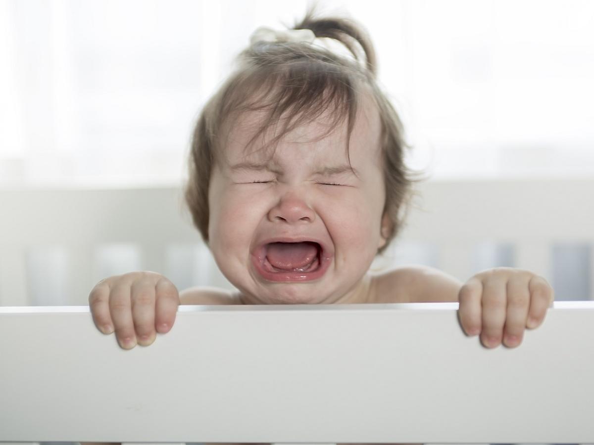 dlaczego dziecko płacze