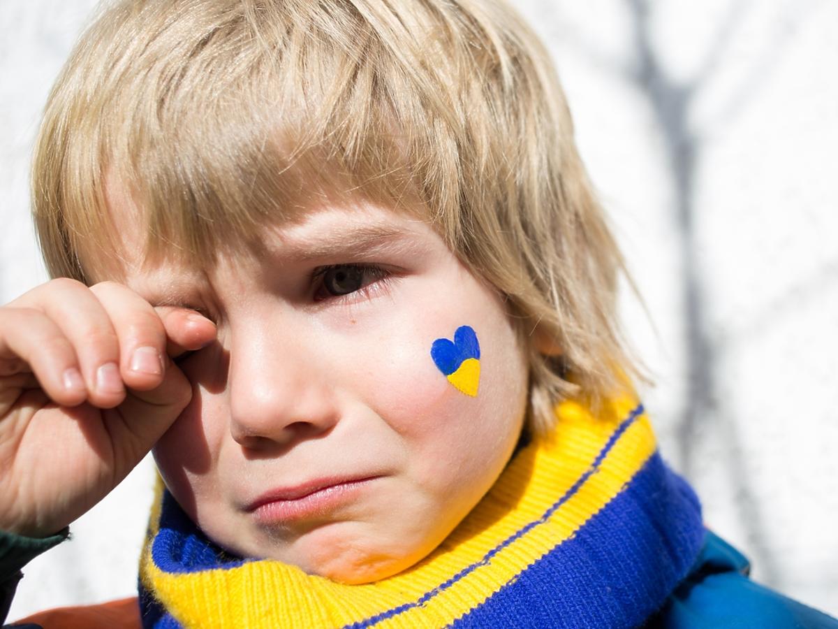 Dziecko z flagą ukraińską