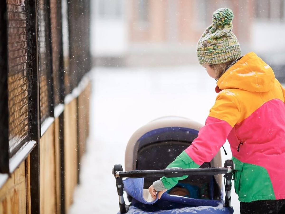 Jak wygląda spacer z dzieckiem zimą