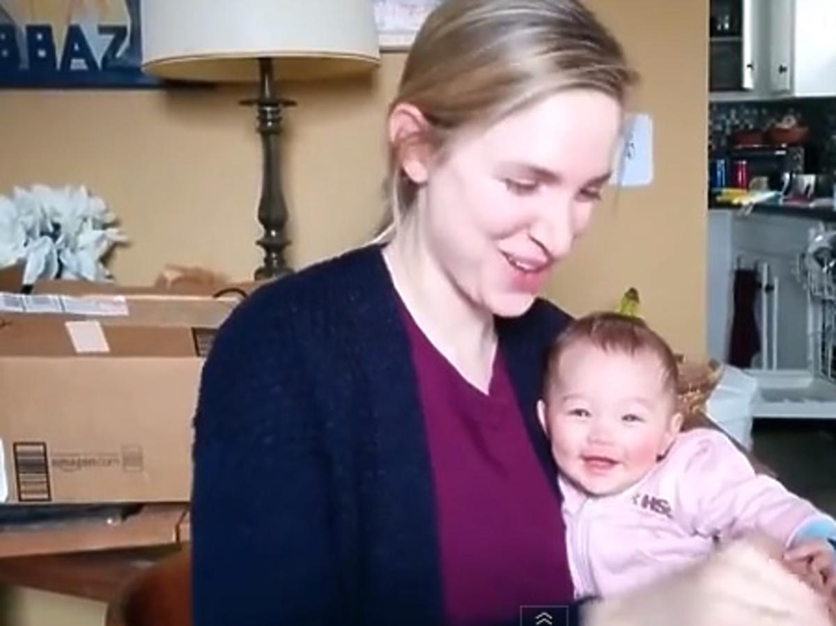 4 miesiąc życia, niemowlę, chipsy, jak rozśmieszyć dziecko