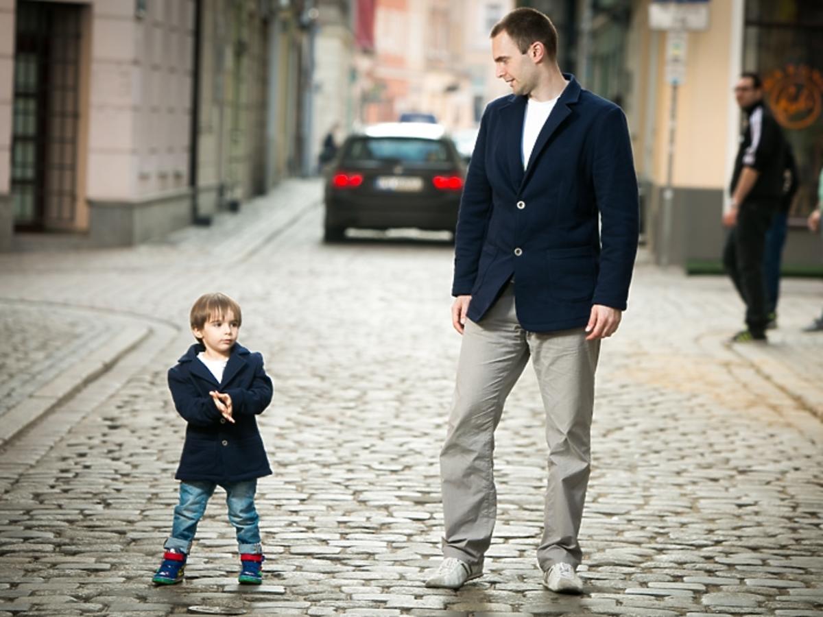 Tata i syn w ubraniach marki Smallbig