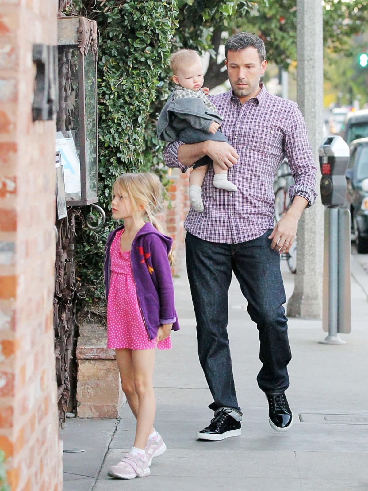 Ben Affleck z córkami