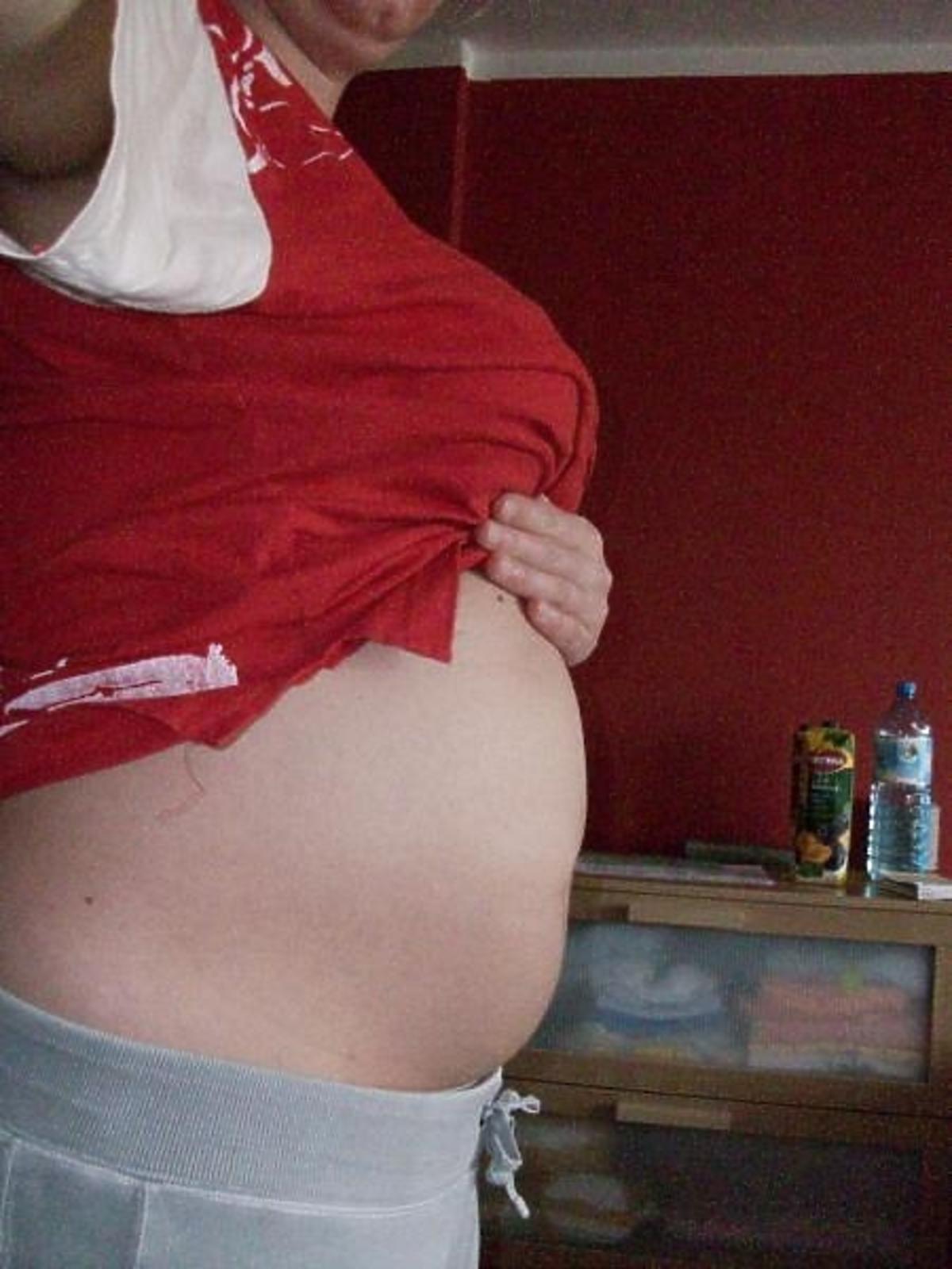 brzuch w ciąży, 5 miesiąc ciąży, brzuch w 5 miesiącu ciąży, brzuch w 20 tygodniu ciąży