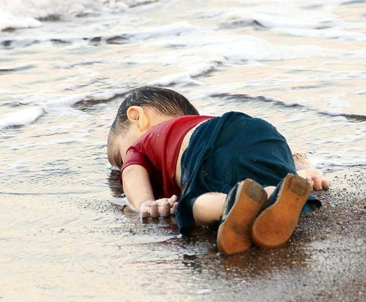 ciało syryjskiego dziecko znalezione na plaży