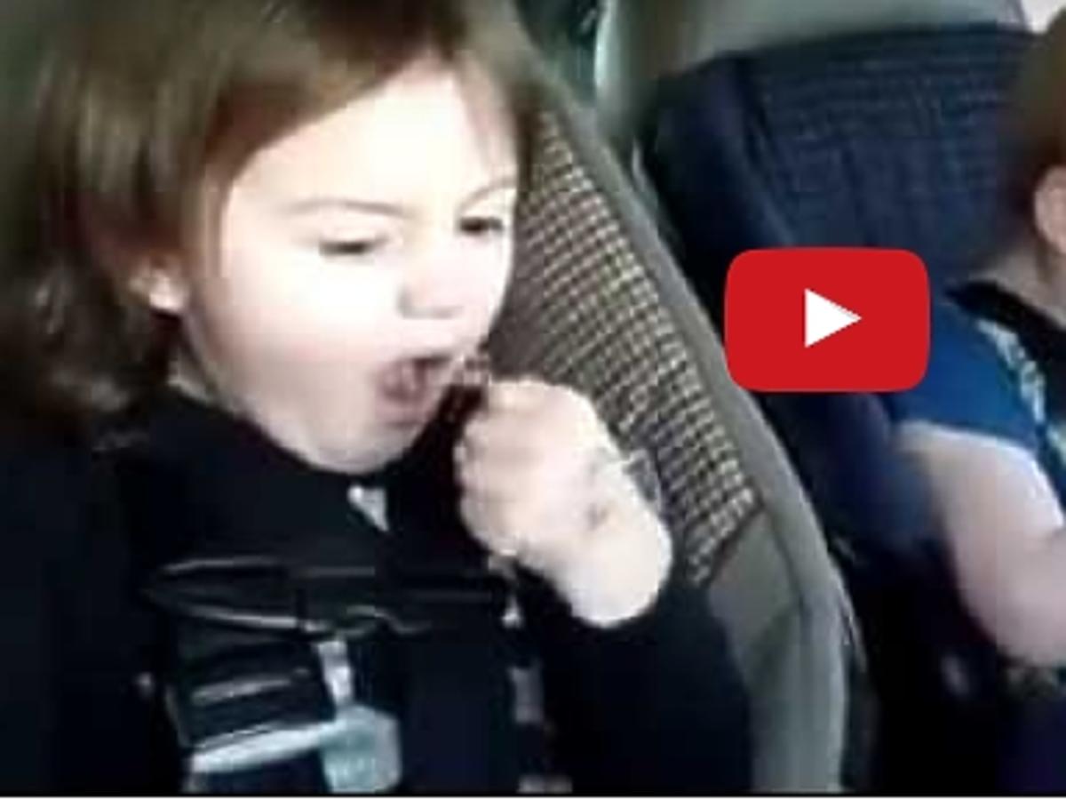 Co dzieci śpiewają w samochodzie?