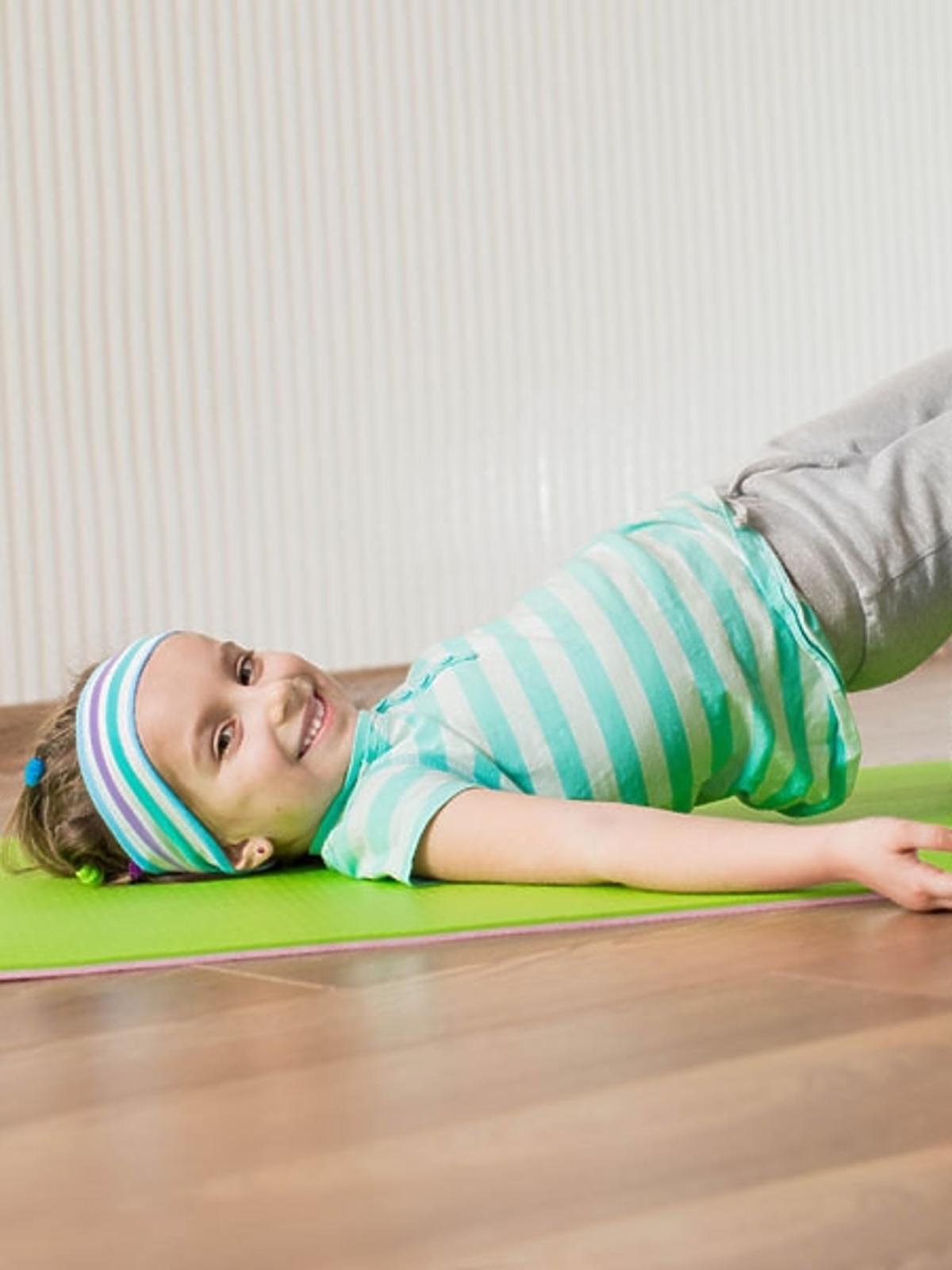 Ćwiczenia dla dzieci unoszenie bioder