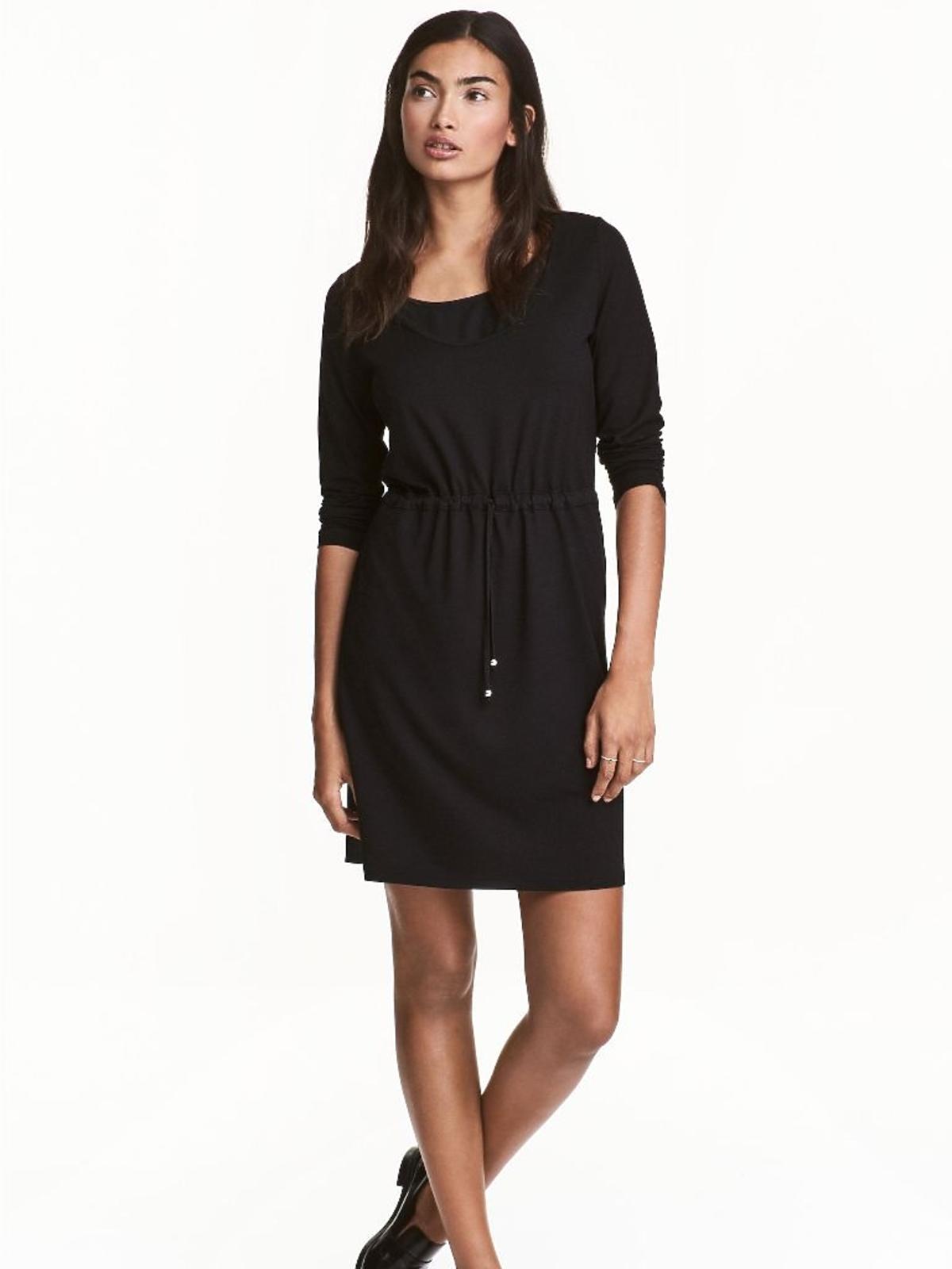 czarna sportowa sukienka H&M dla karmiącej krótka.jpg