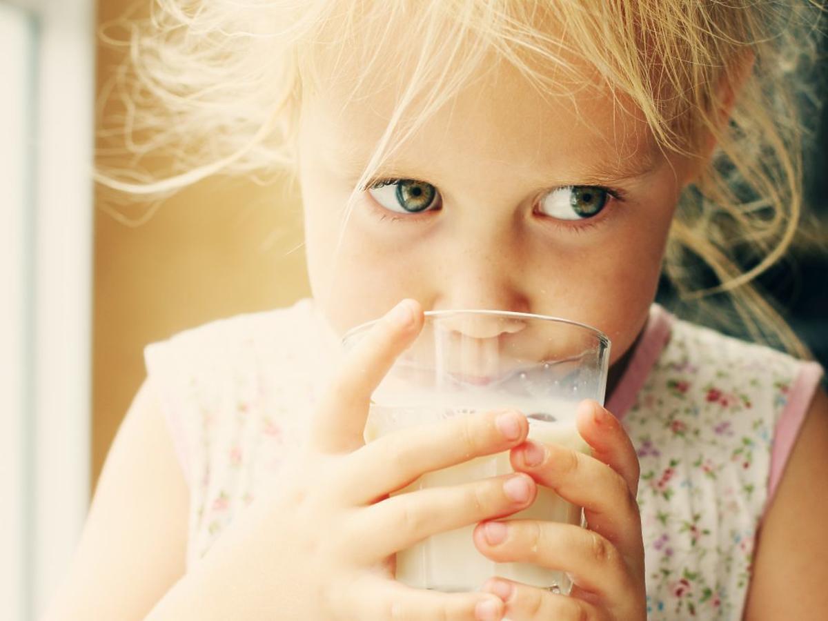 Czy podczas przeziębienia można pić mleko?