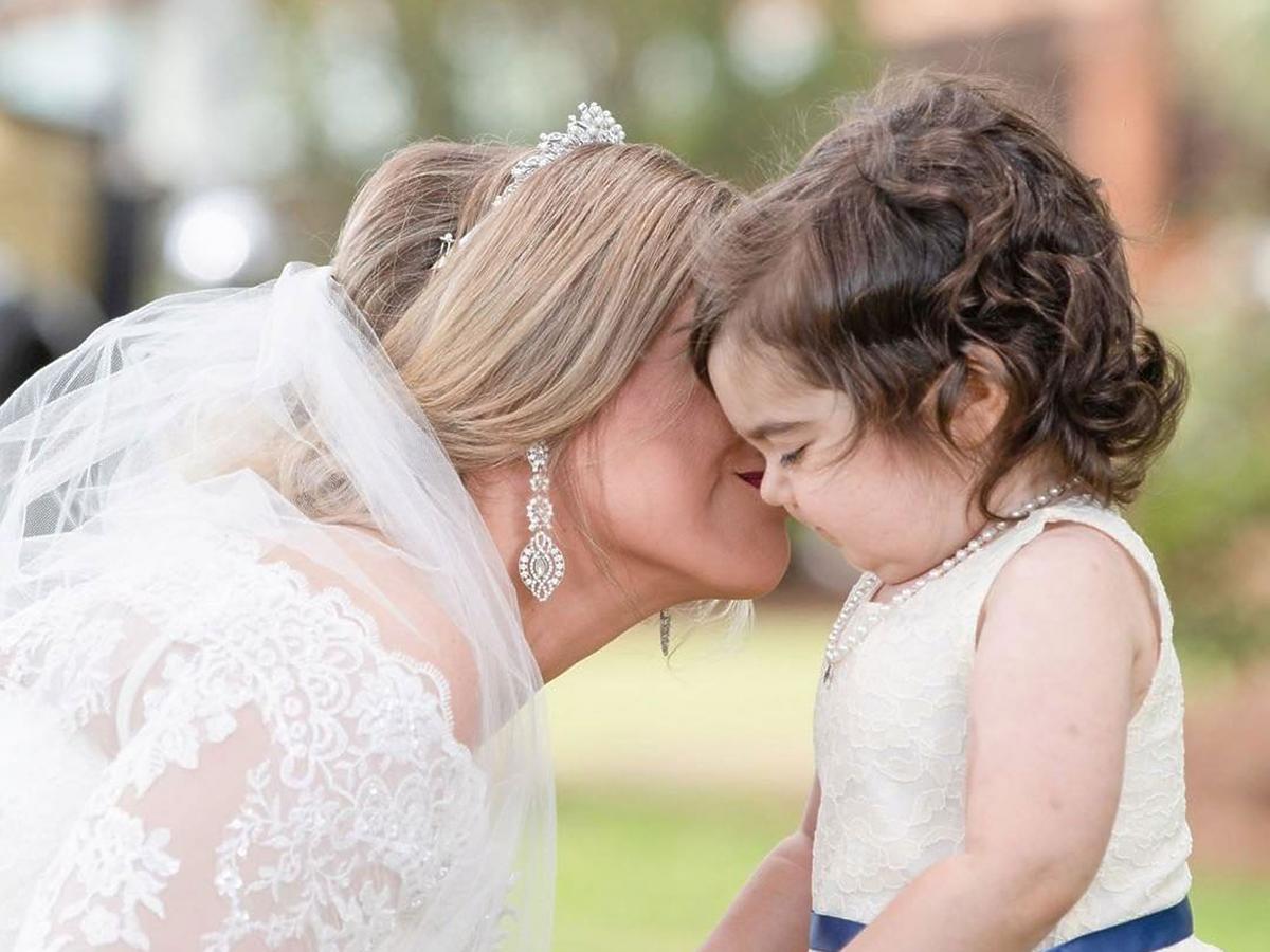 Dawczyni szpiku zaprosiła 3-latke na ślub