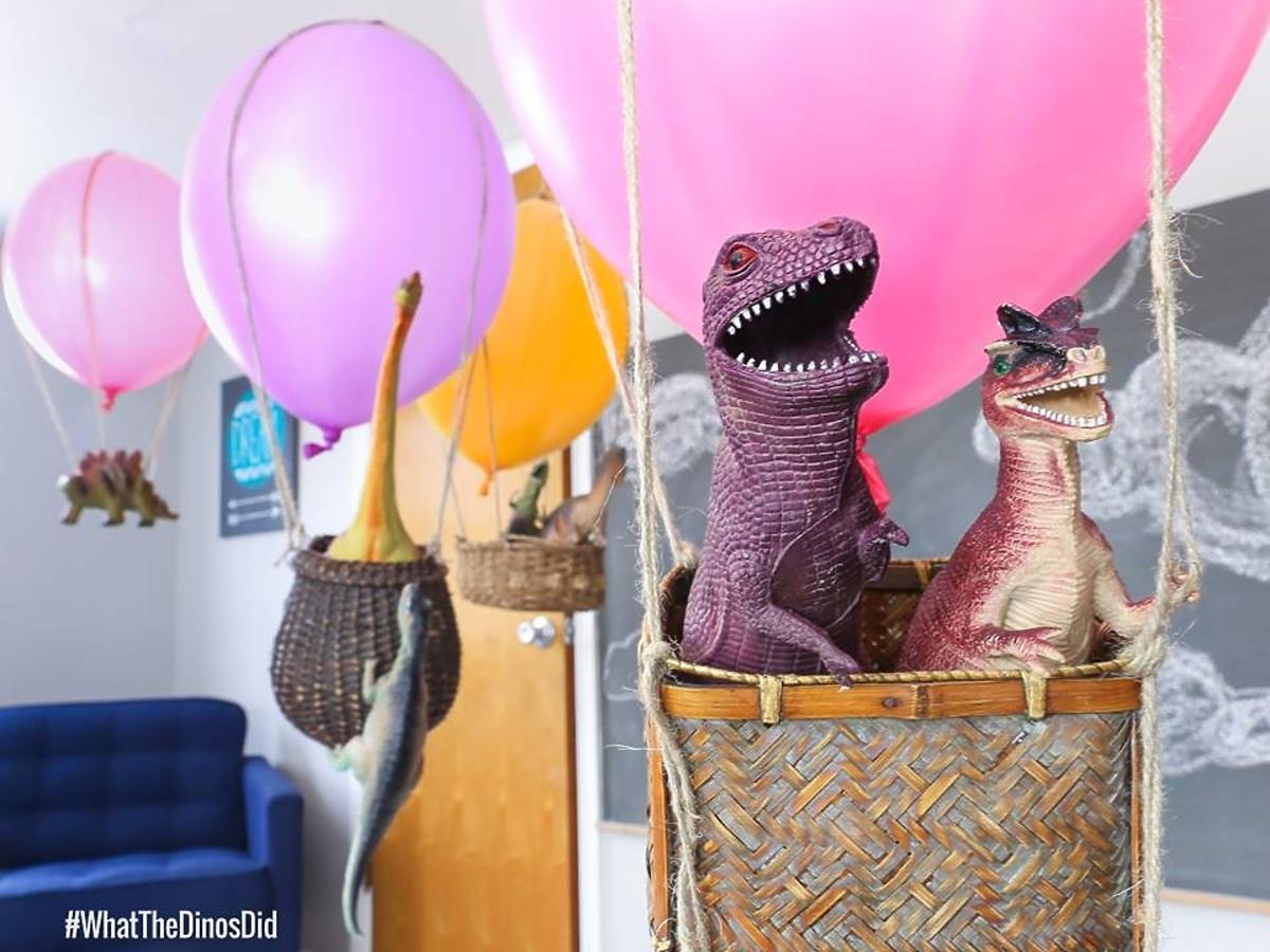 Dinovember- dinozaury lecą balonem