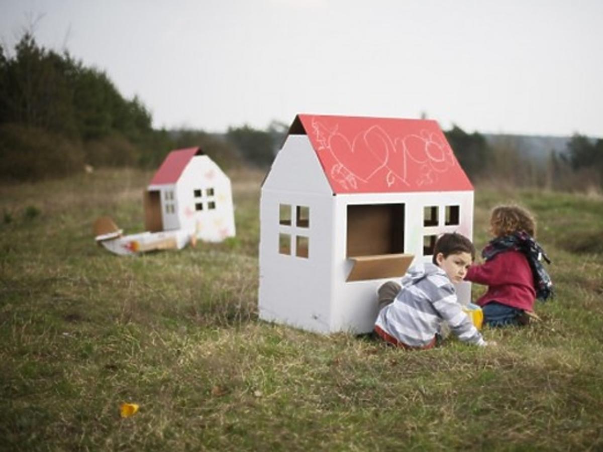 Domki dla dzieci z kartonu i tektury