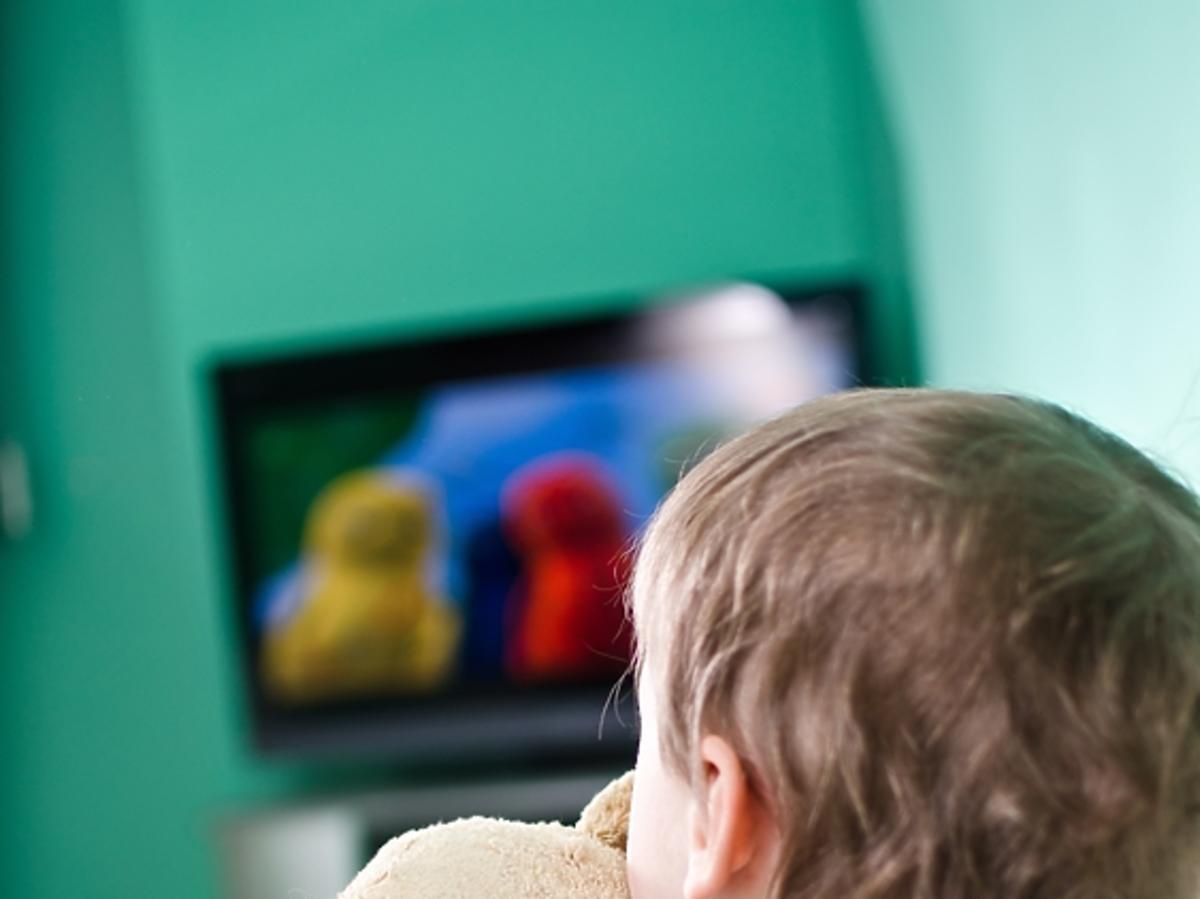 dziecko i telewizja, dziecko przed tv
