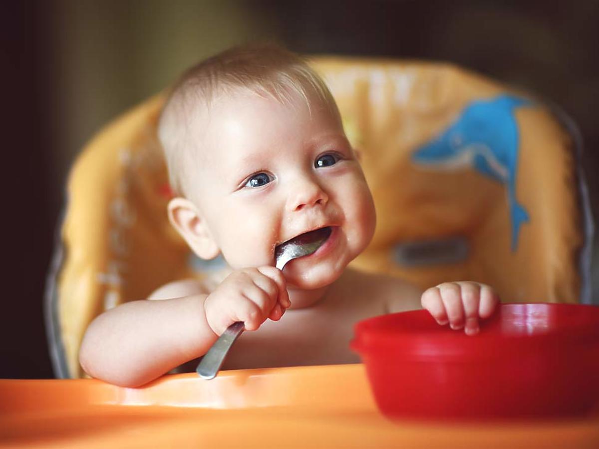 dziecko je pierwszą zupkę