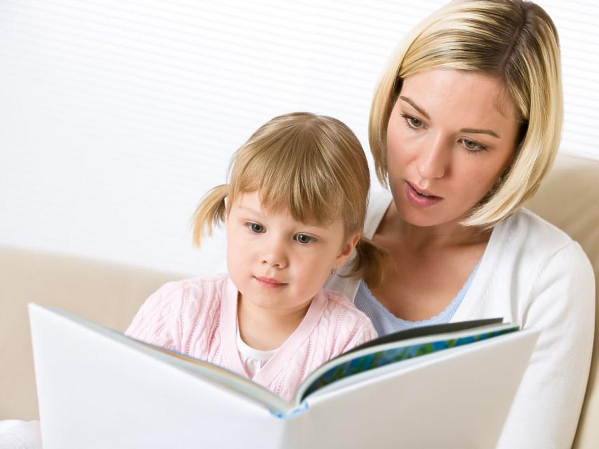 dziecko, mama, nauka czytania, czytać, książka