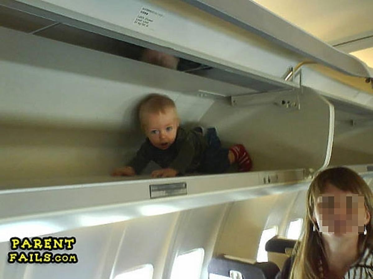 Dziecko w luku bagażowym
