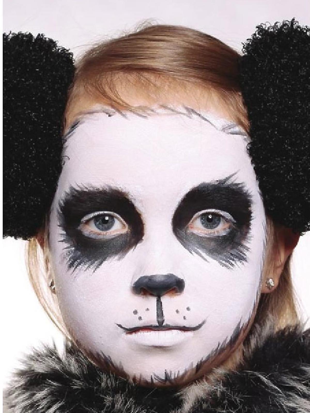 Dziecko z pomalowaną buzią - Panda