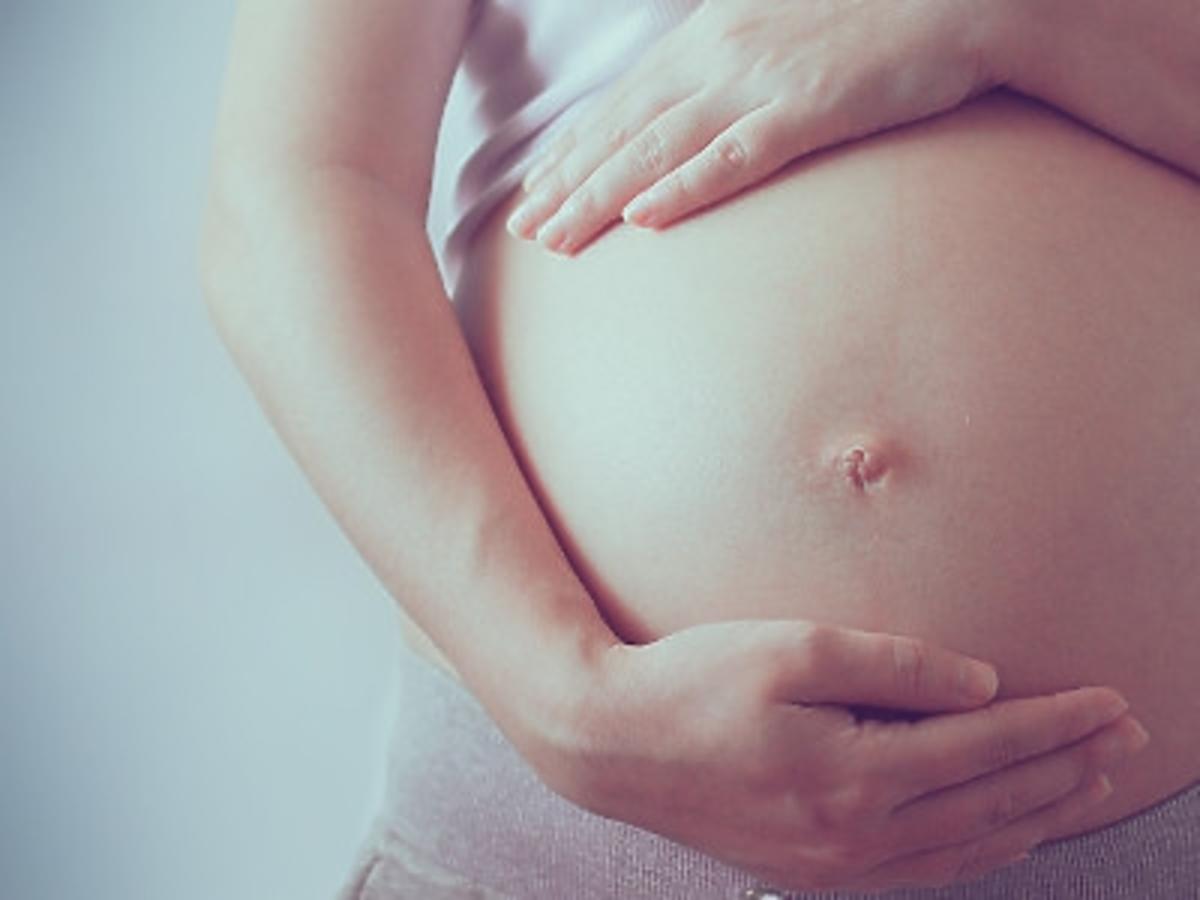 Enfamil - brzuch kobiety w ciąży
