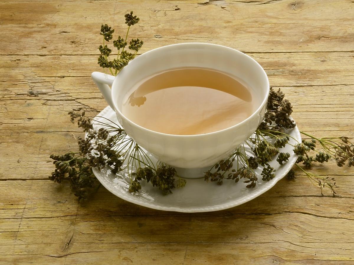 herbatka z kopru i rumianku