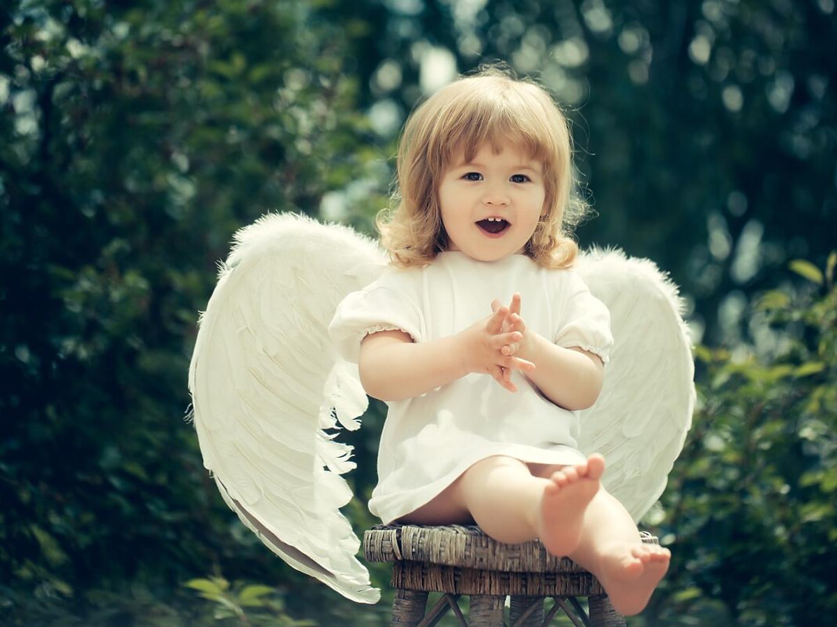Imiona aniołów: lista anielskich imion dla chłopców i dziewczynek