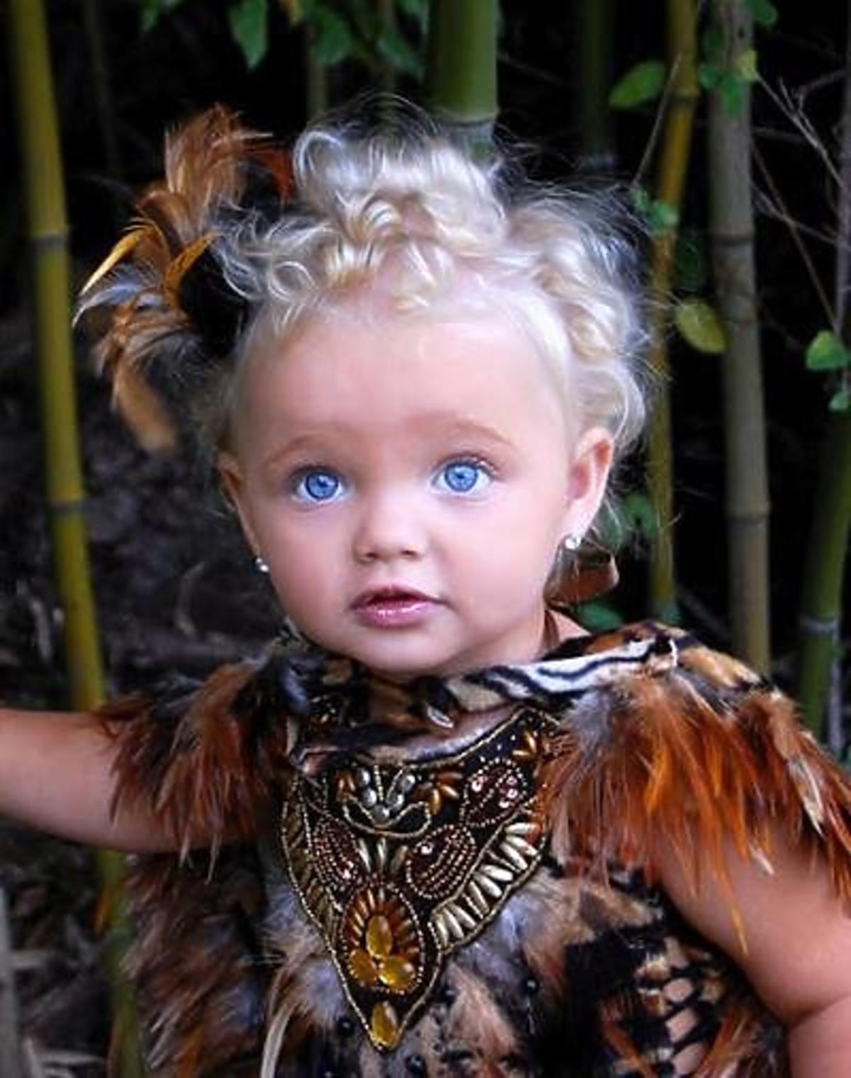 Ira Brown, dziewczynka lalka, Barbie