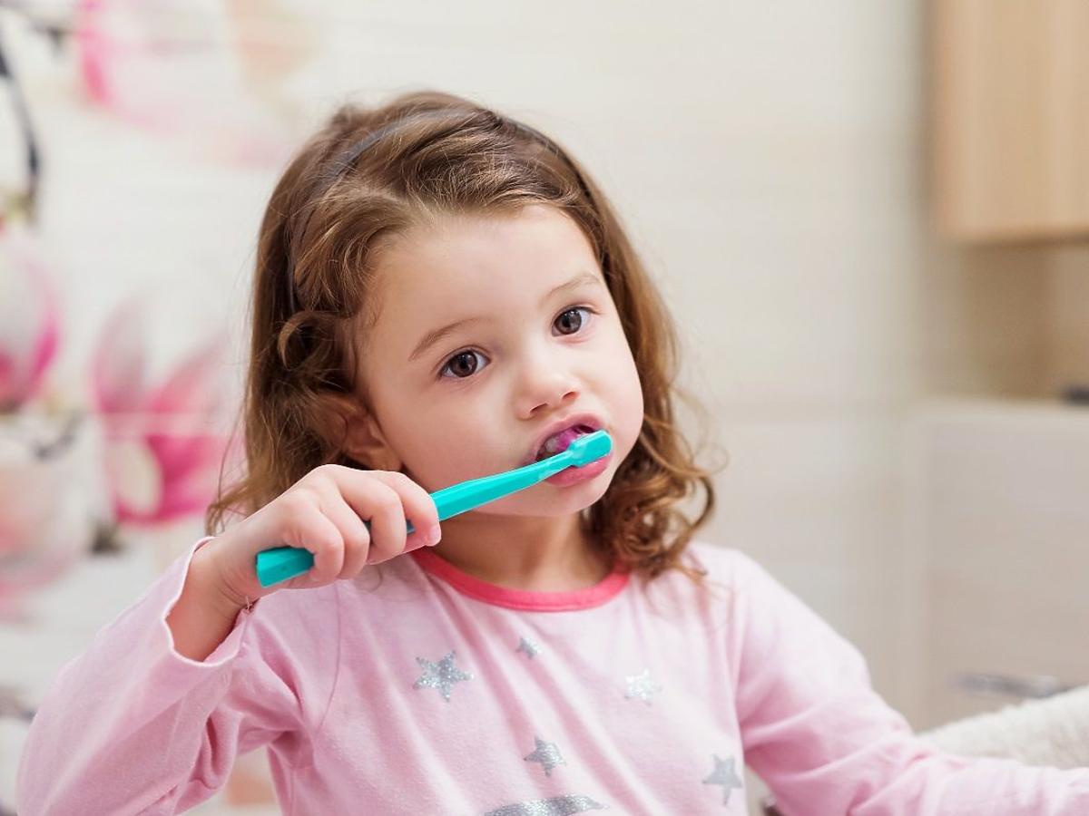 Jak działa na zęby pasta z fluorem?