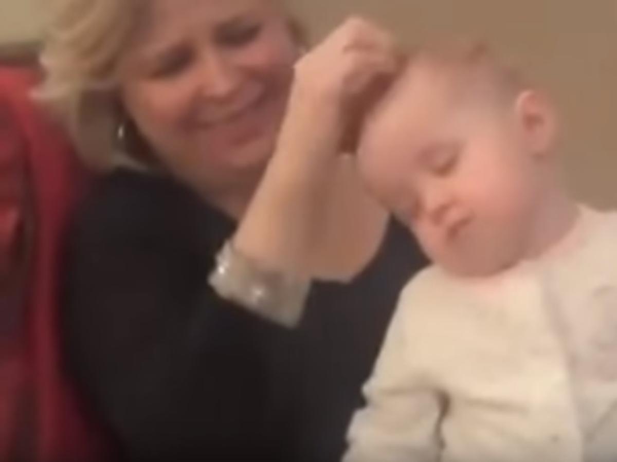 Jak uśpić niemowlę w minutę? 