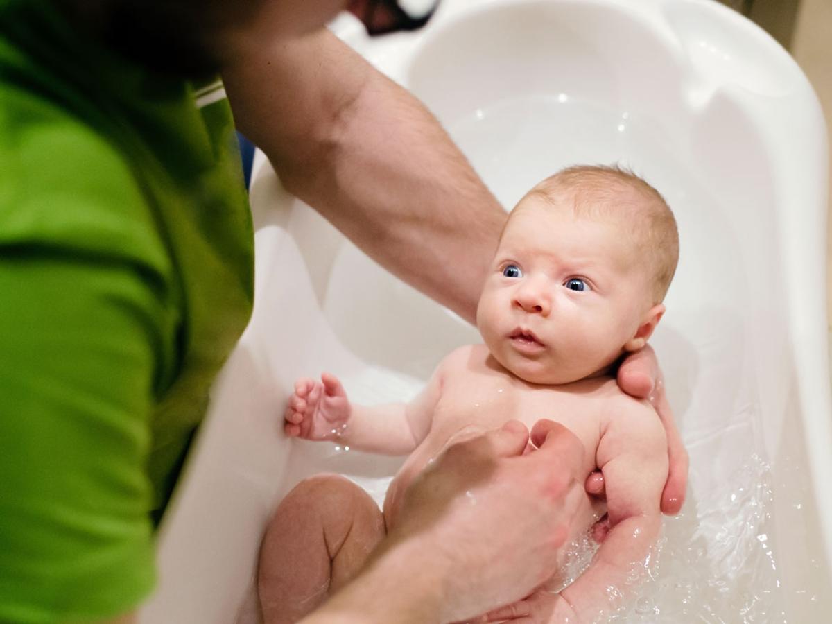 kąpiel niemowlaka