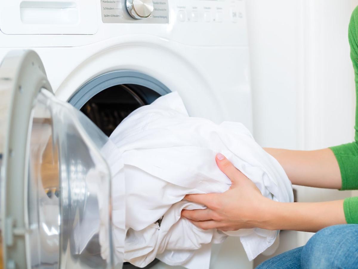 kobieta pranie