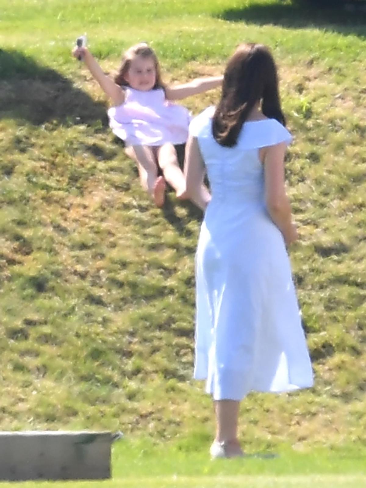 księżna Kate w sukience z sieciówki