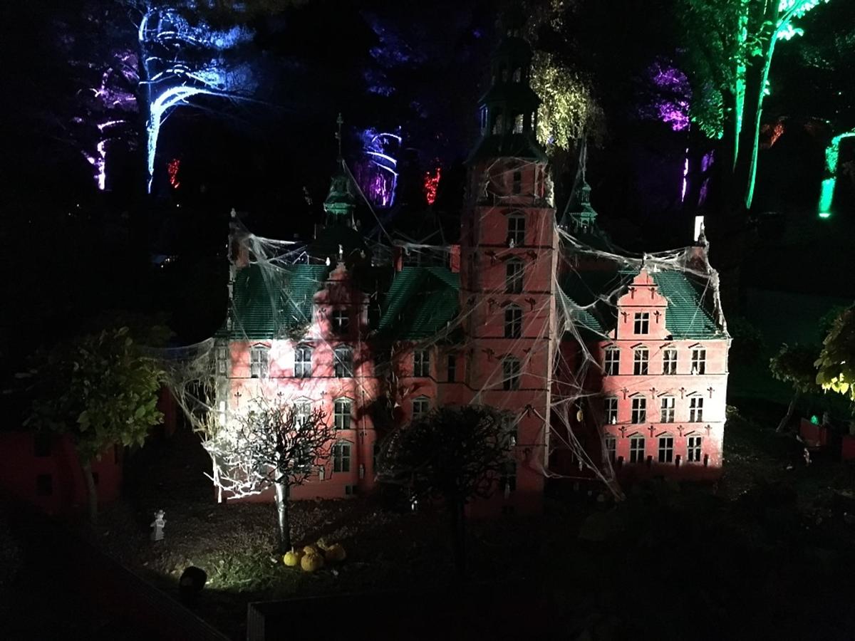 Legoland Halloween, zamek w pajęczynie