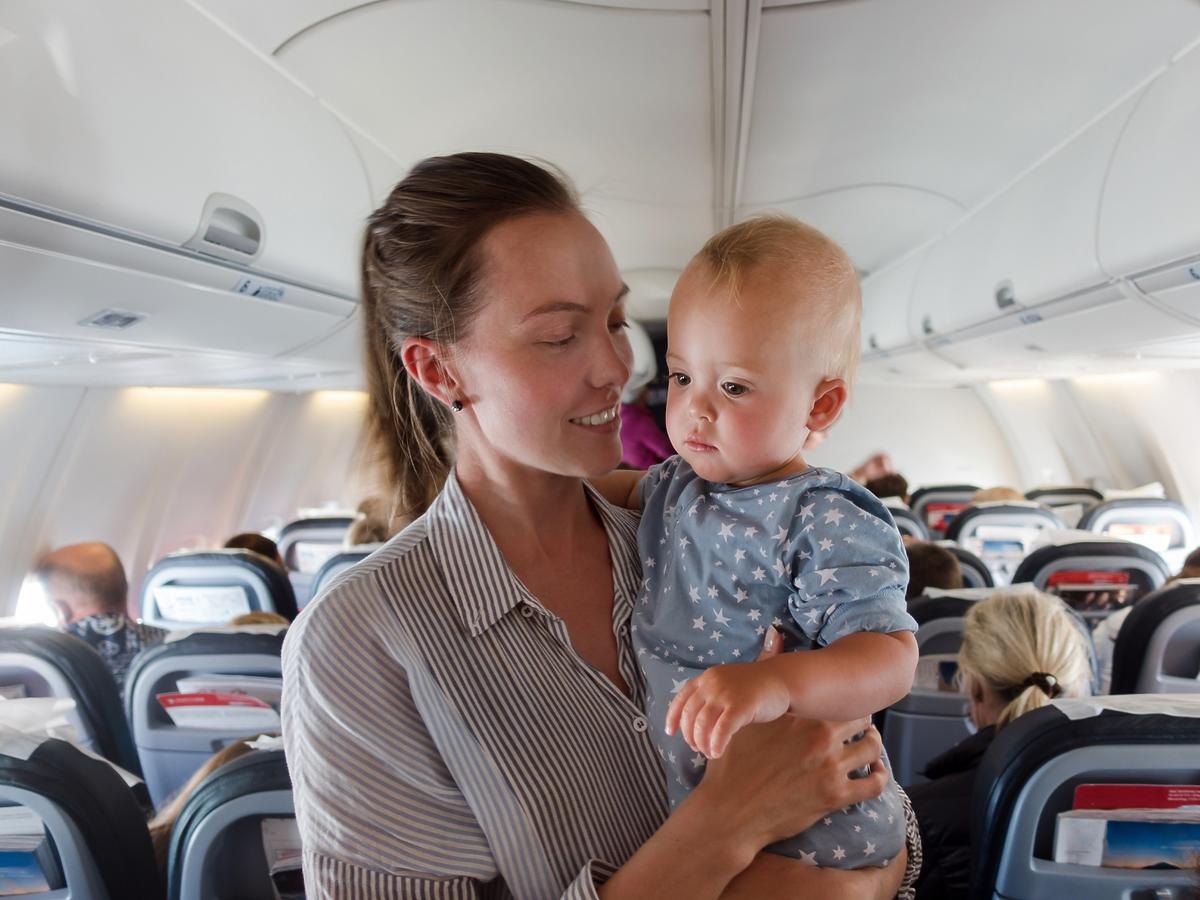 Lot samolotem z małym dzieckiem