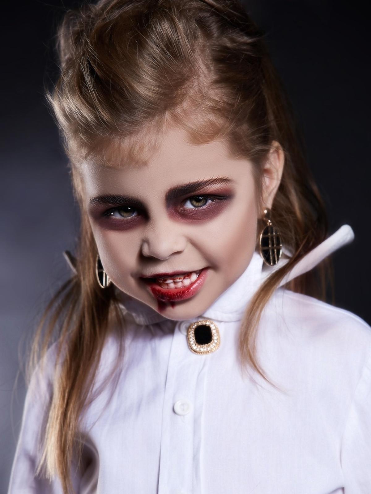 makijaż na halloween dla dziecka wampir dracula