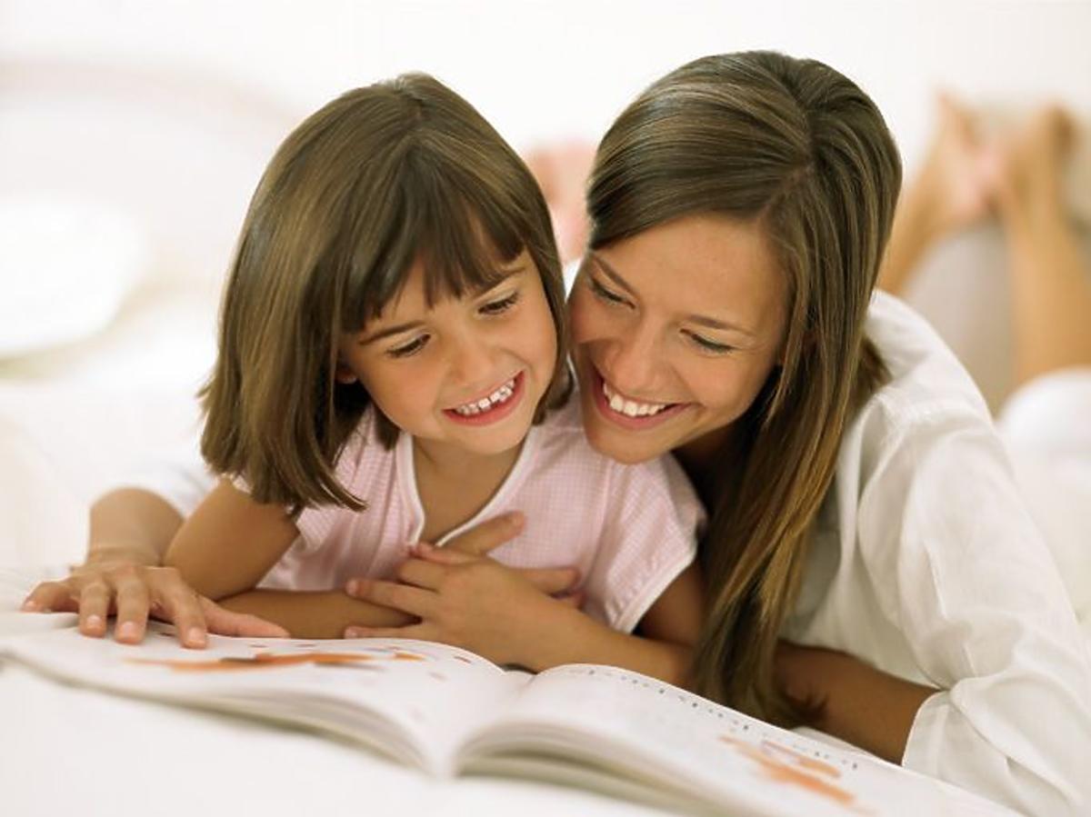 mama, dziecko, czytanie, książka