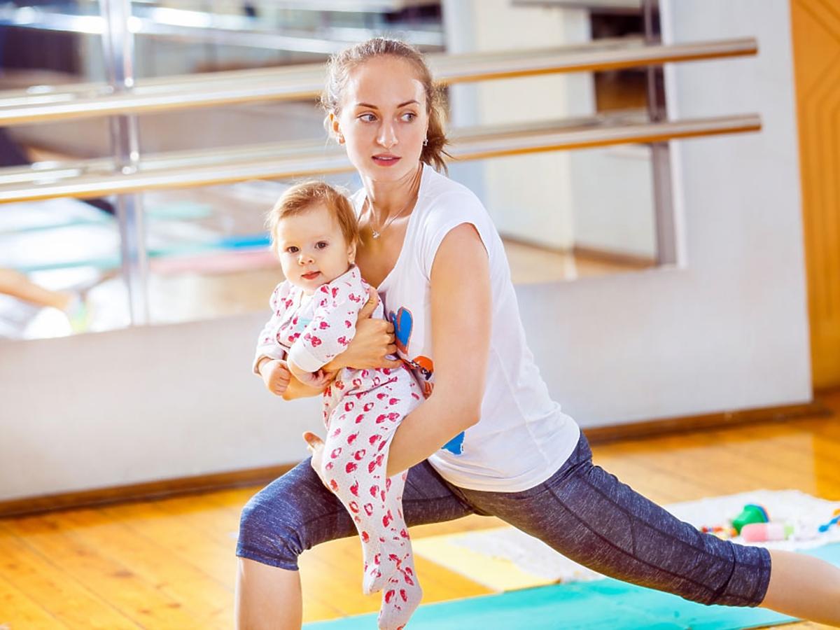 mama fitness joga z dzieckiem