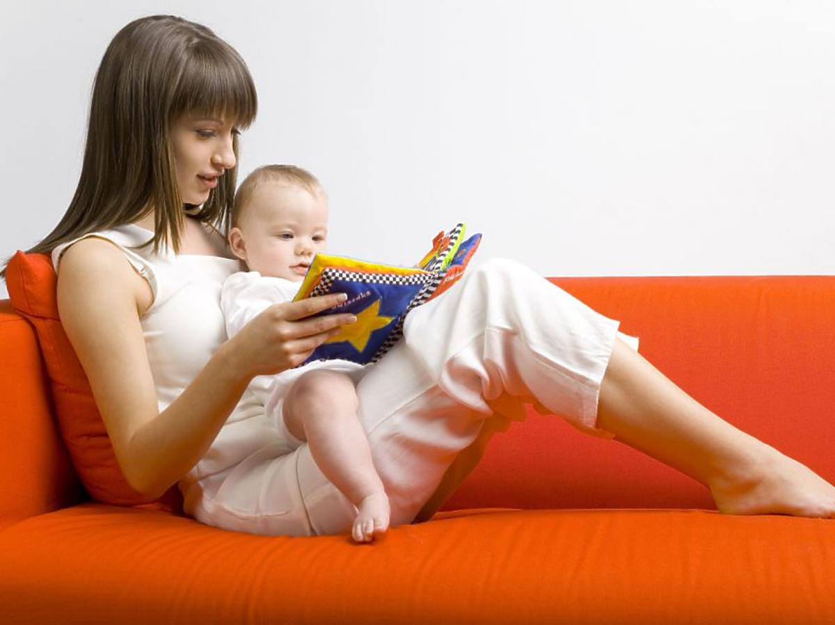 mama, niemowlę, czytać, książeczka