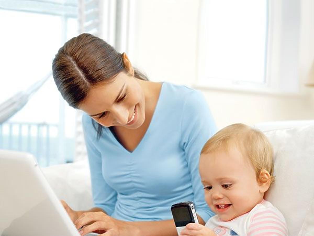 mama, niemowlę, komputer, telefon