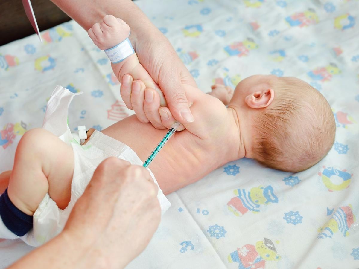 Matka odmówiła szczepienia dziecka w Szpitalu Bielańskim