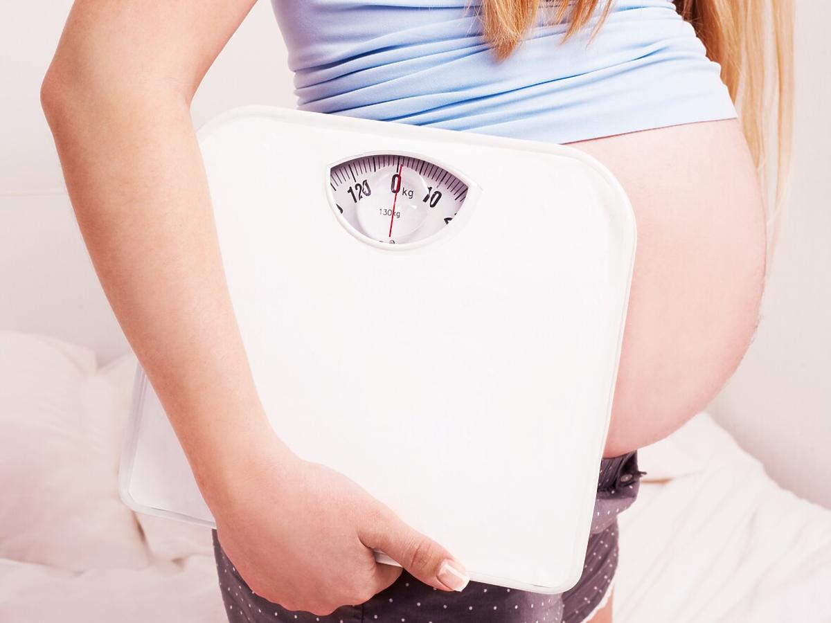 Nadwaga i niedowaga zwiększają ryzyko poronienia ciąży