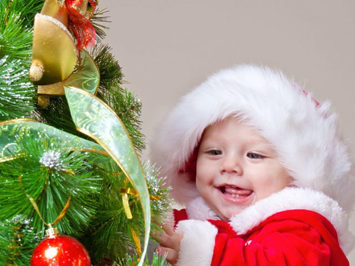 niemowlę, choinka, święta, Boże Narodzenie, bombki