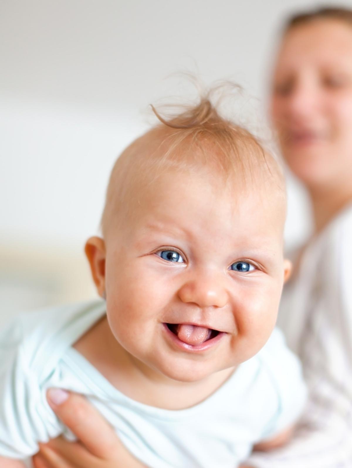 niemowlę, dziecko, rozwój mowy dziecka, uśmiech dziecka