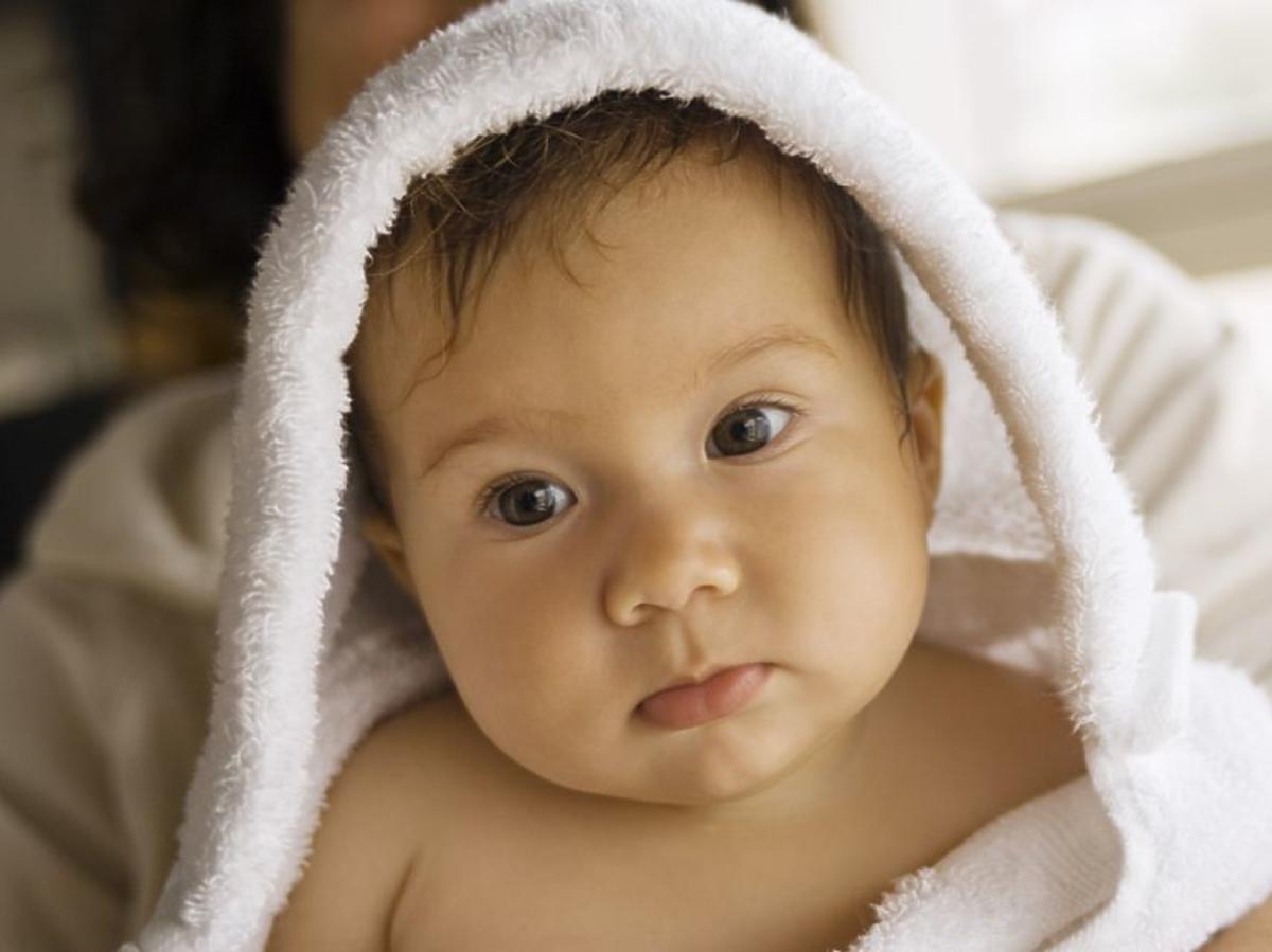 niemowlę, kąpiel, ręcznik, smutek