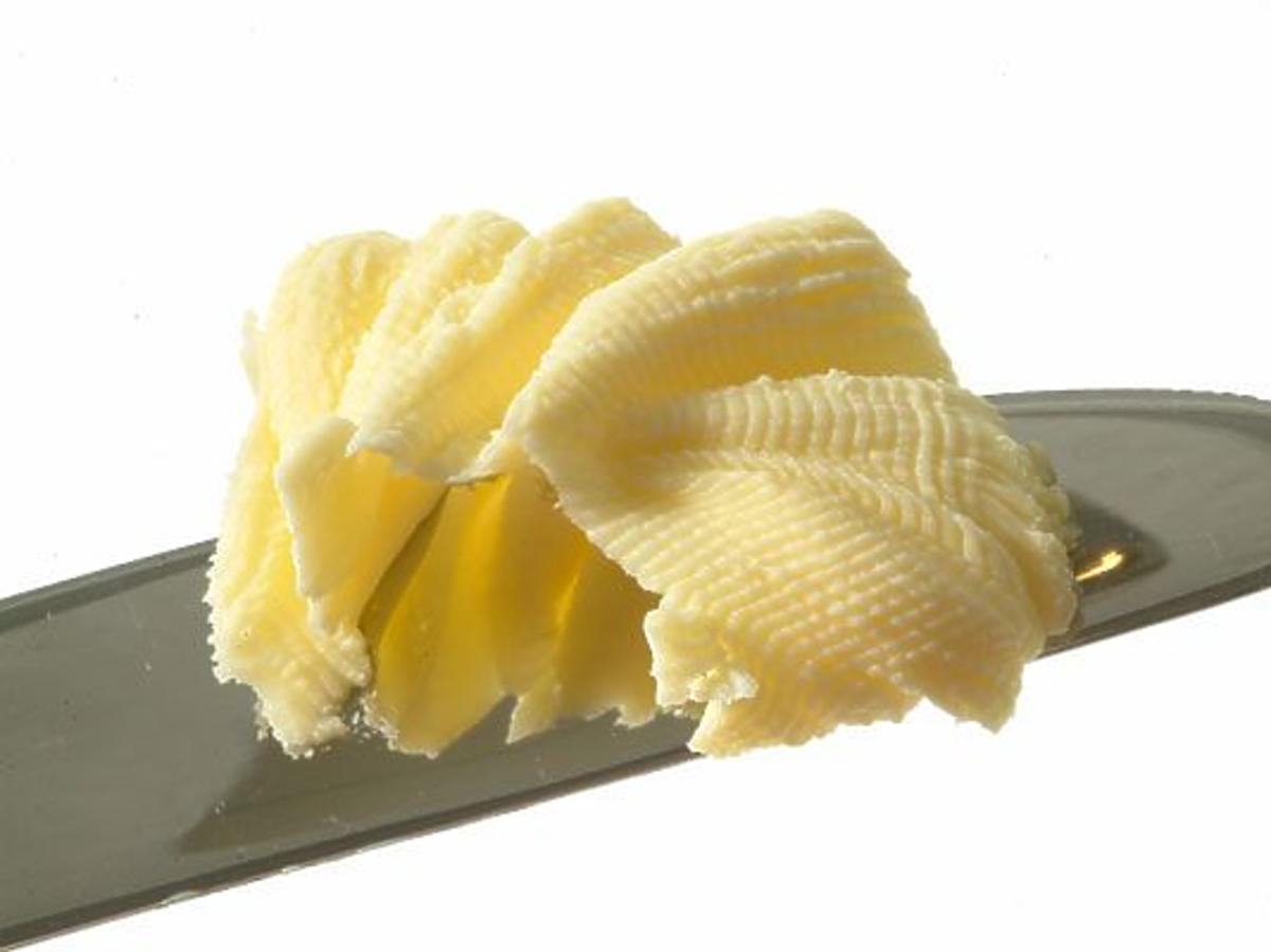 nóż, masło