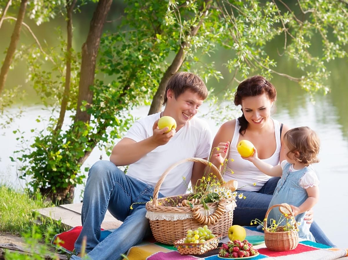 owoce sezonowe, owoce dla dzieci, jabłka dla dzieci, karmienie niemowlaka, rozszerzanie diety niemowlaka
