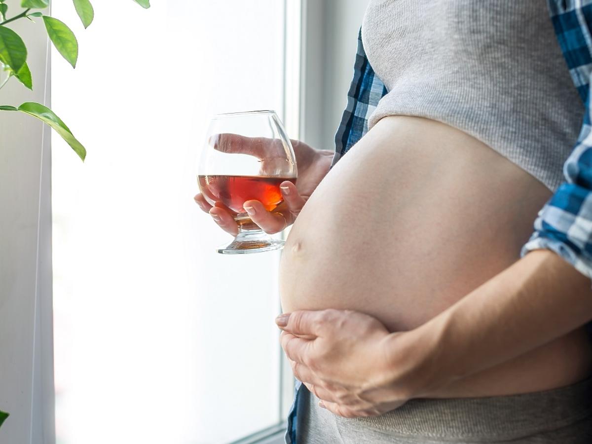 pijana kobieta urodziła dziecko z 1 promilem alkoholu