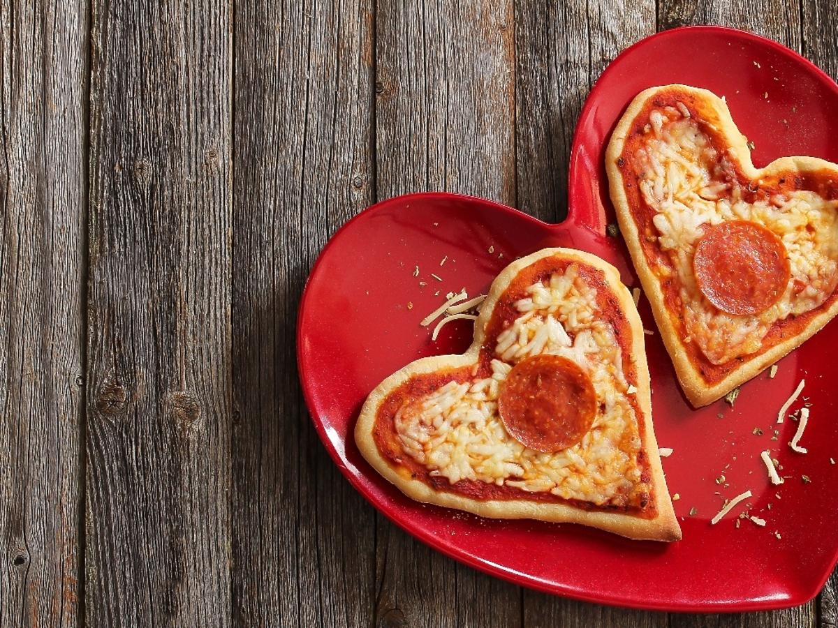 pizza-w-ksztalcie-serca-dla-dzieci.jpg