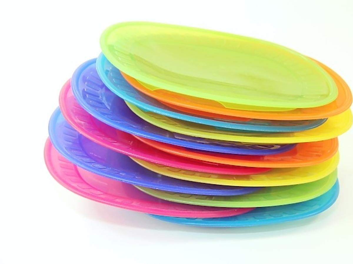 plastikowe talerze