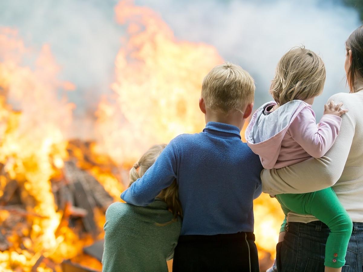 Polak mieszkający w Anglii uratował 4 dzieci i ich mamę z pożaru