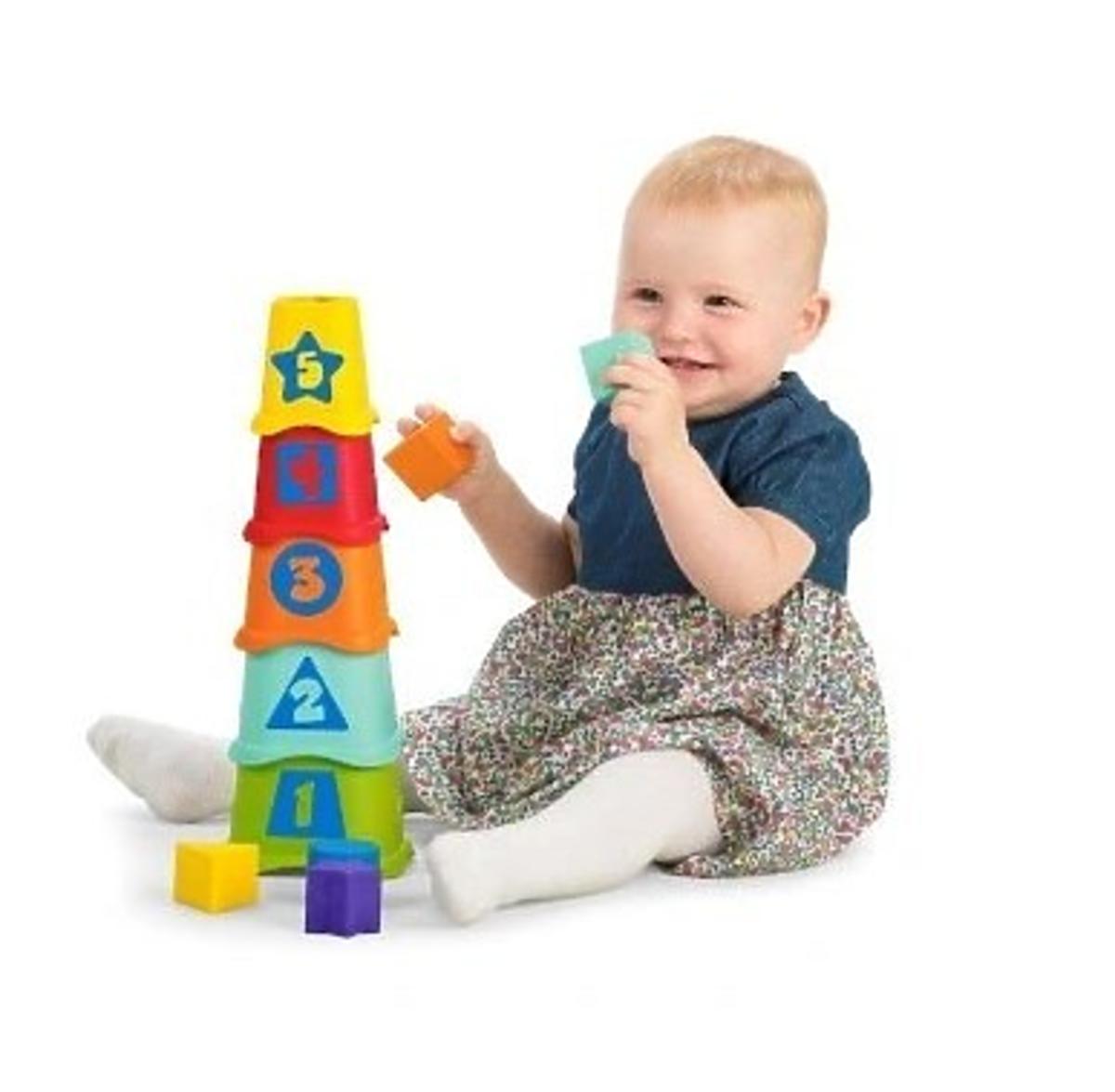 Prezent dla półrocznego dziecka, kubeczkowa wieża