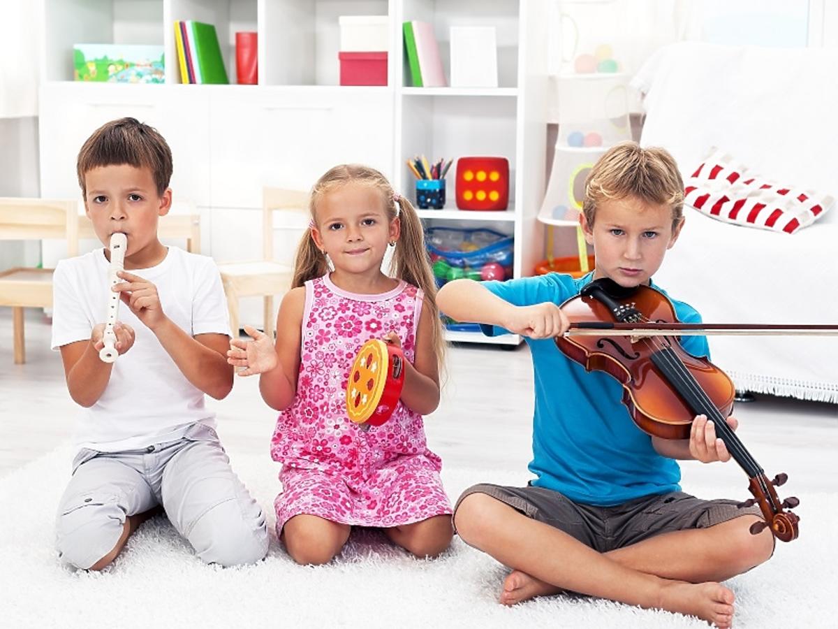 Przedszkolaki, dzieci, instrumenty
